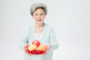 给妈妈买健康保险